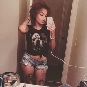 Meet your Posher, Adele